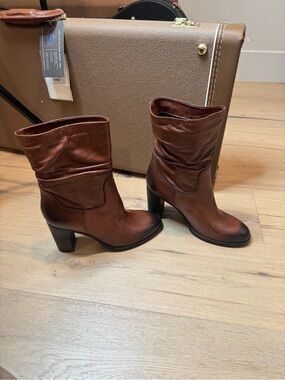 Mimmù Women's Brown Leather Mid-Calf Slouch Heel Boots